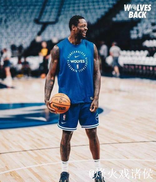 兰德尔表现亮眼:场均22分7板6助,真实命中率破60% 兰德尔表现亮眼:场均22分7板6助,真实命中率破60%